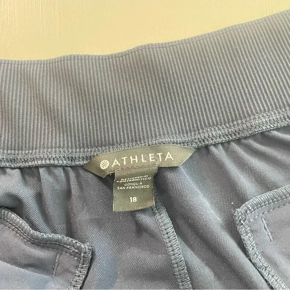 Athleta Brooklyn Ankle Camo Straight Leg Pants Size 18 - 26871 - Picture 8 of 13